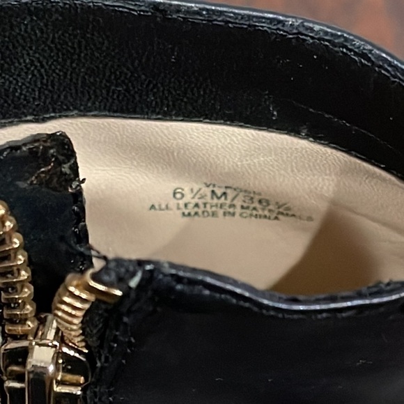 Vince Camuto Signature Black Booties Size 6.5 - Picture 7 of 9